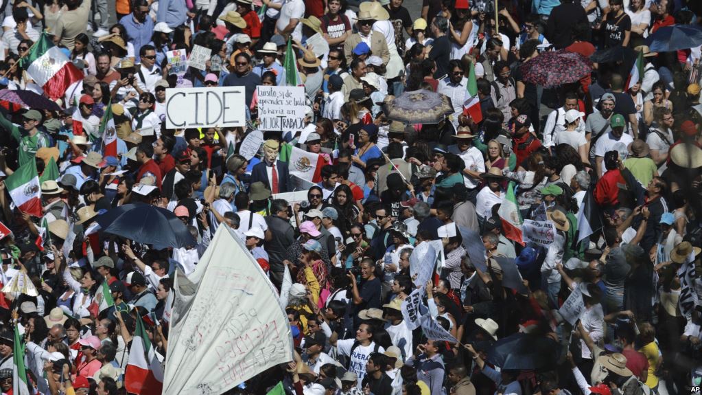 Thousands of Mexicans March for Dignity
